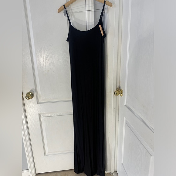 NWT BUILT IN SHAPE WEAR BODY CON BLACK MAXI DRESS - Picture 6 of 9